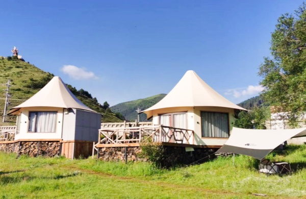 How to take moisture-proof measures in glamping resort camps and tent hotels?